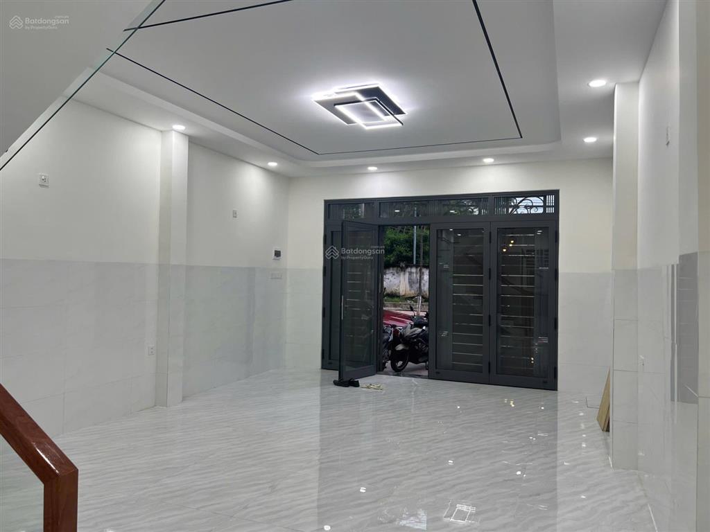 Bán nhà 2 tầng 1 tum mặt đường điện biên phủ, vĩnh hoà, nha trang. dt 74m (ngang 5m)  giá 11,8 tỷ
