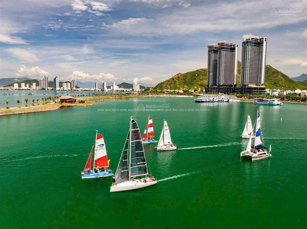 Cần bán 120tr/m2. đất bt mặt biển đường nguyễn cơ thạch, p. bắc nha trang. dt 897,5m2 (ngang 30m).