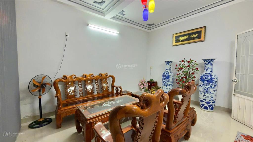 Bán nhà 2 tầng gần biển đường dương hiến quyền, bắc nha trang. dt 165m2 (ngang 6,95m) giá 110tr/m2