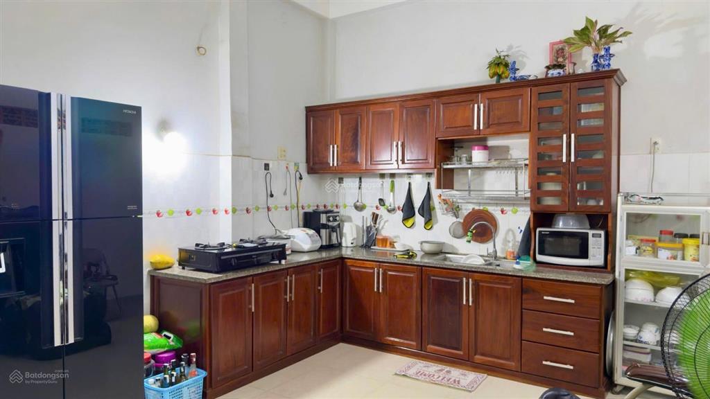 Bán nhà 2 tầng gần biển đường dương hiến quyền, bắc nha trang. dt 165m2 (ngang 6,95m) giá 110tr/m2