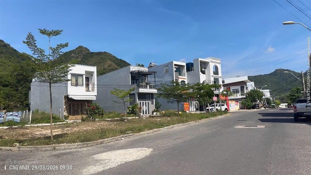 Cần bán 4,66 tỷ lô đất đẹp đường ngô văn sở, bắc nha trang. dt 66,58m2 (ngang 4m) gần bãi tắm biển