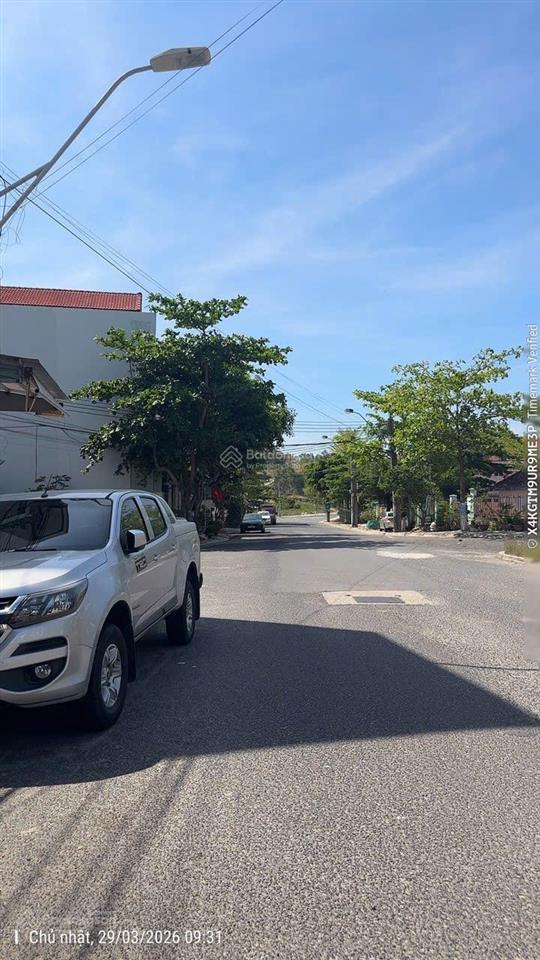 Cần bán 4,66 tỷ lô đất đẹp đường ngô văn sở, bắc nha trang. dt 66,58m2 (ngang 4m) gần bãi tắm biển