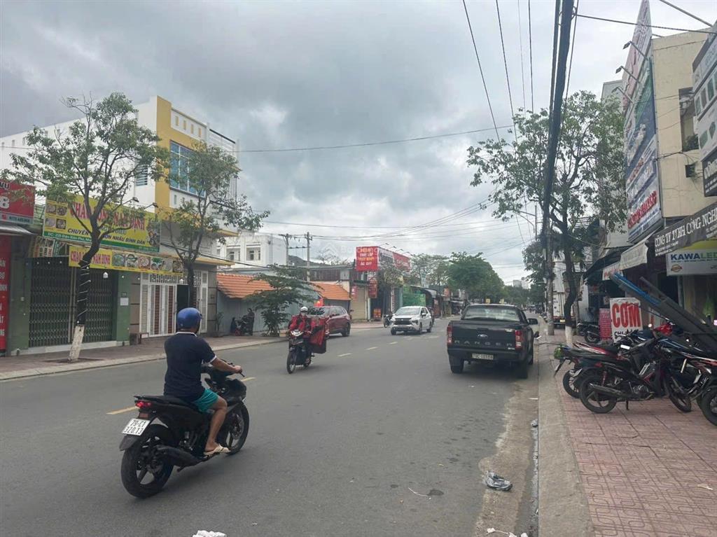 Cần bán rẻ 66,5 tr/m2. đất đẹp mt điện biên phủ , p. bắc nha trang. dt 270,4m2 vị trí kdbb cực vip