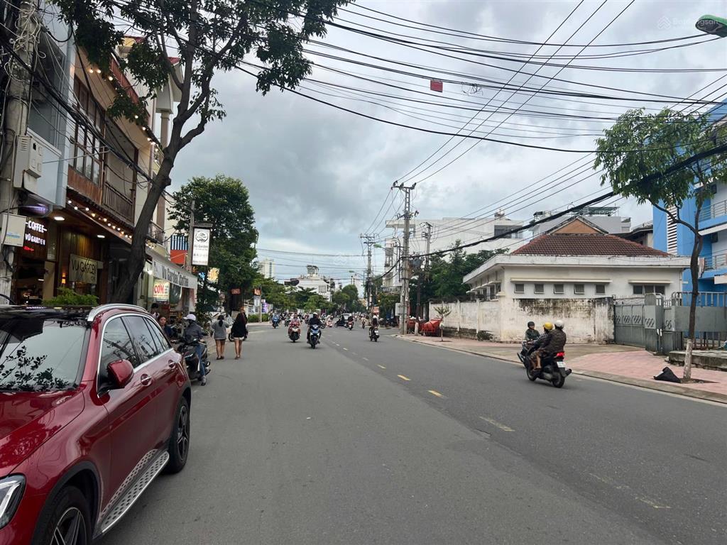 Cần bán rẻ 66,5 tr/m2. đất đẹp mt điện biên phủ , p. bắc nha trang. dt 270,4m2 vị trí kdbb cực vip