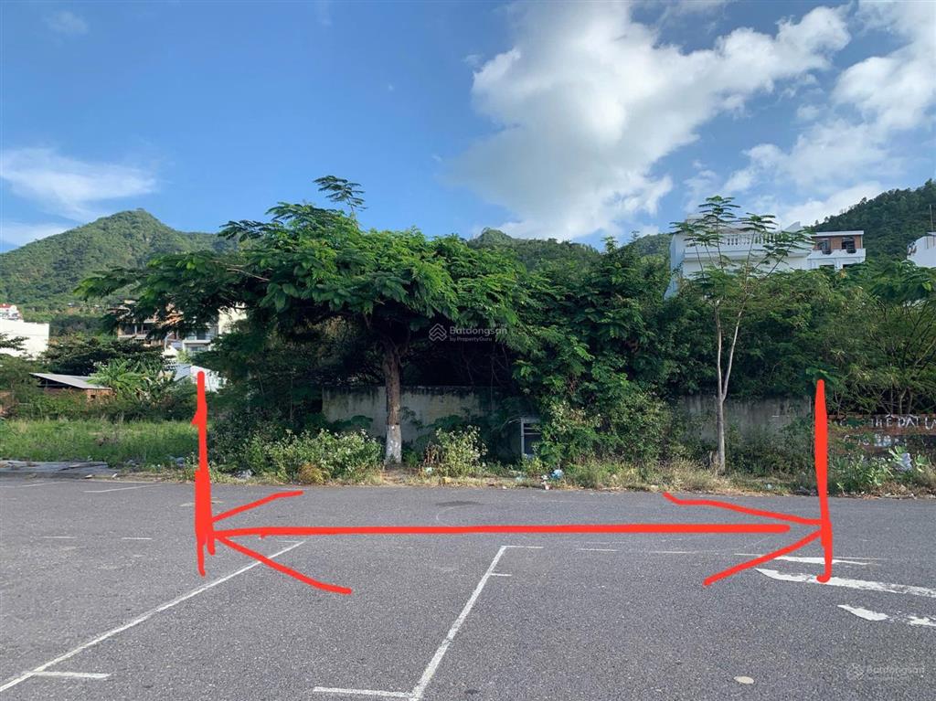 Bán đất 266m2  giá bán 53 tr/m. đường huỳnh văn nghê, vĩnh hoà, bắc nha trang. lô vip hướng biển.