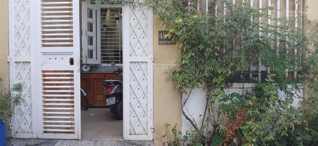 Bán nhà 2 tầng dt 75m2  giá 4,1 tỷ. tại vĩnh hải, nha trang. gần chợ vĩnh hải, gần biển, gần 2/4.