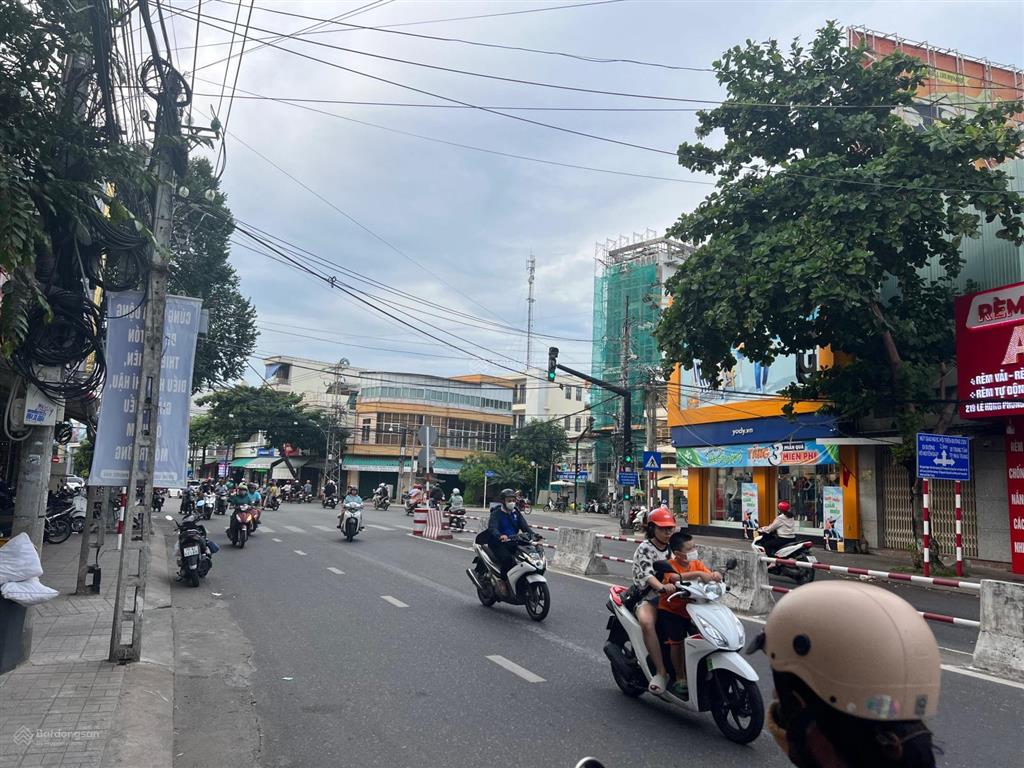 Bán nhà 2 tầng kdbb, lê hồng phong, phước hải, nha trang, dt 190m2  h. đông  giá bán 18,5 tỷ.