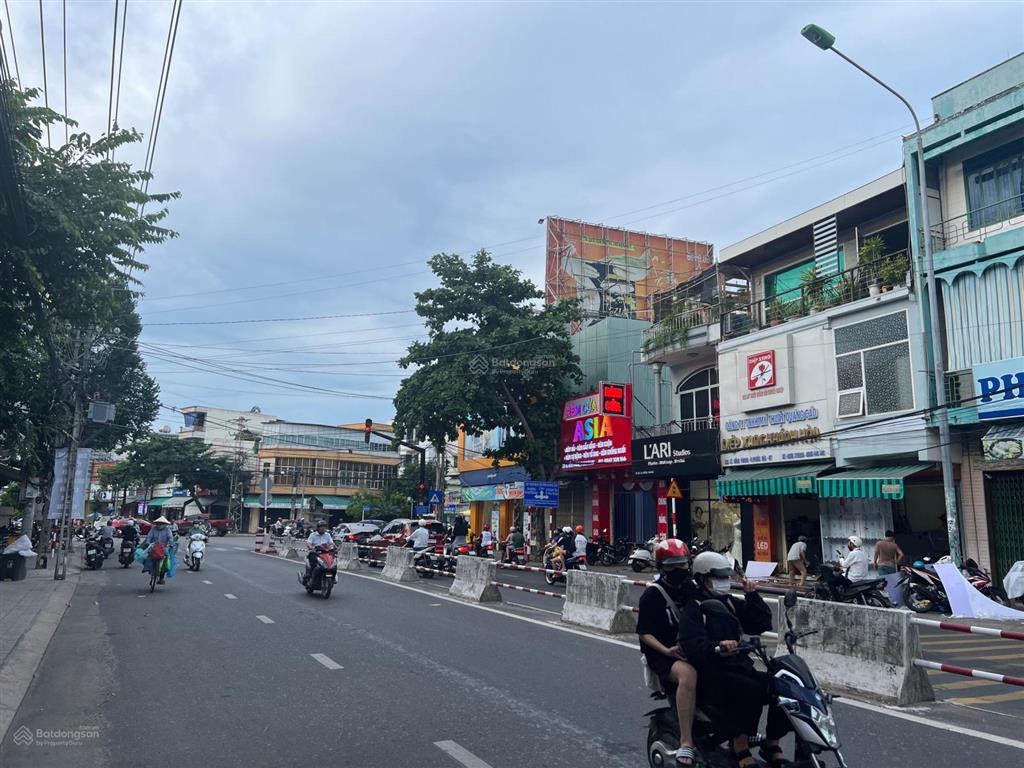 Bán nhà 2 tầng kdbb, lê hồng phong, phước hải, nha trang, dt 190m2  h. đông  giá bán 18,5 tỷ.