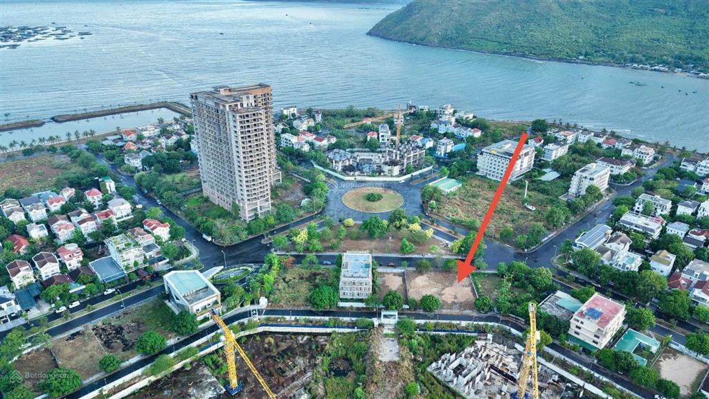 Cần bán đất dt 585m2 (ngang 18,3m)  giá 90 tr/m2. khu đô thị biển an viên, p. nam nha trang.