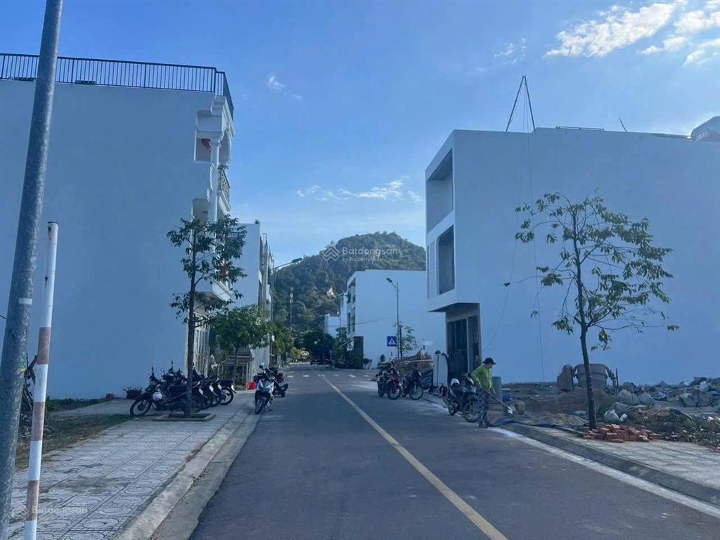 Bán đất rẻ, dt 103,8m2  giá 37,5tr/m2. khu đô thị nam vĩnh hải, bắc nha trang.