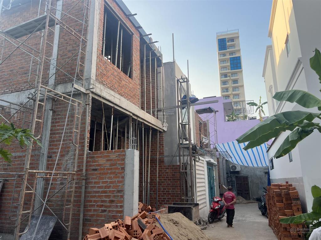 Bán đất gần biển, dt 59,8m2 (5,5 x 11m)  giá 60 tr/m2. đường hẻm củ chi, vĩnh hải, bắc nha trang.