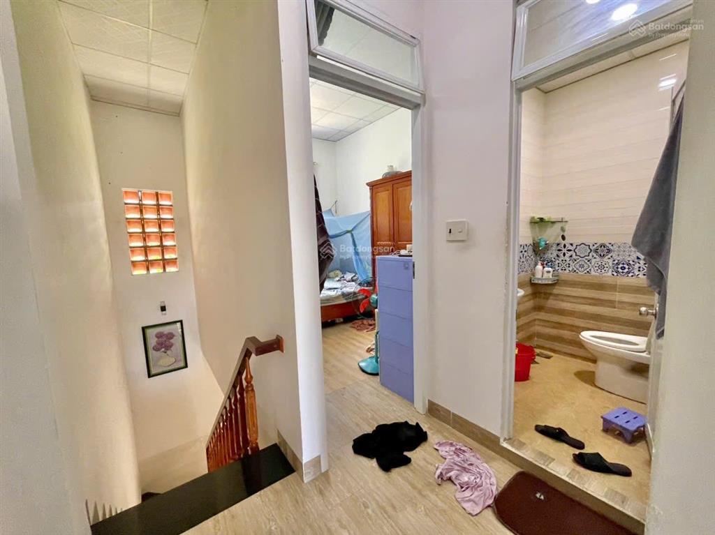 Bán nhà 2 tầng, dt 69,5m2  giá 3,8 tỷ. đường phú xương, vĩnh hải, bắc nha trang. gần chợ, gần biển