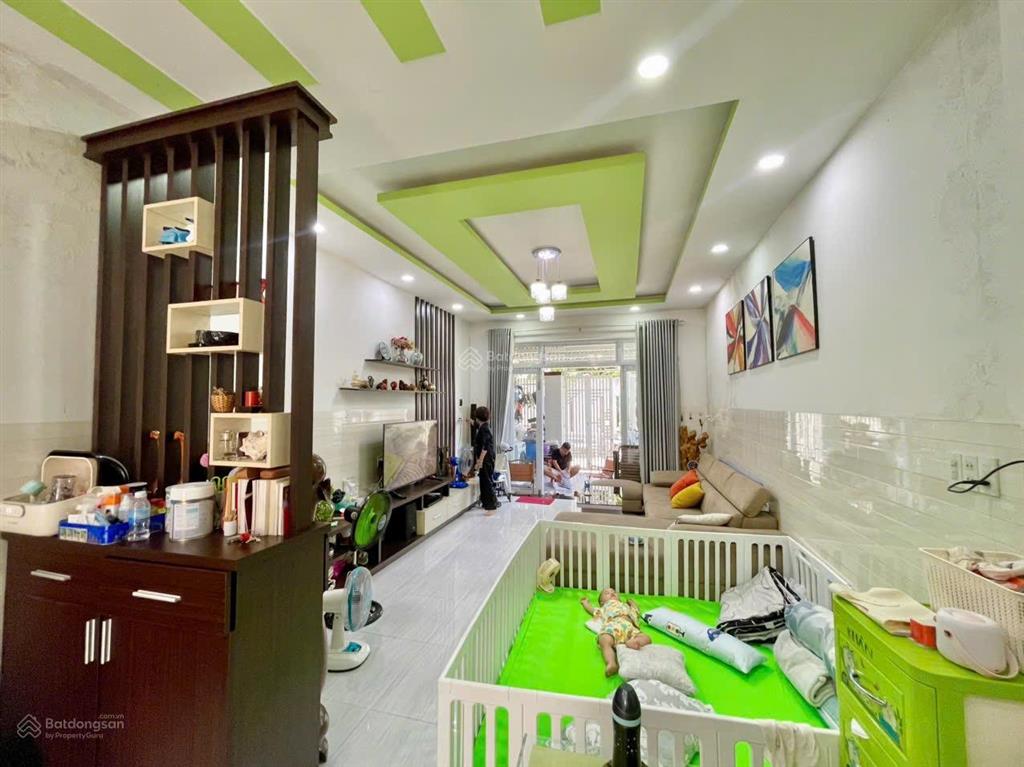 Bán nhà 2 tầng, dt 69,5m2  giá 3,8 tỷ. đường phú xương, vĩnh hải, bắc nha trang. gần chợ, gần biển