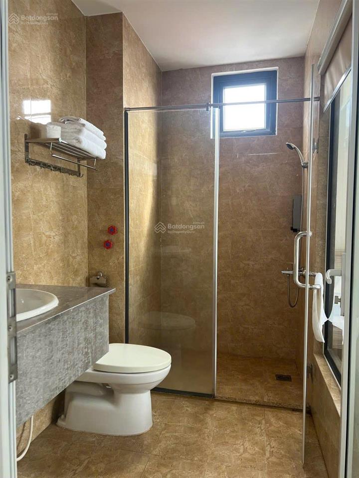 Bán khách sạn 16 tầng, có 66 phòng kd gần chợ đầm, nha trang. dòng tiền ổn định 600 tr/tháng.
