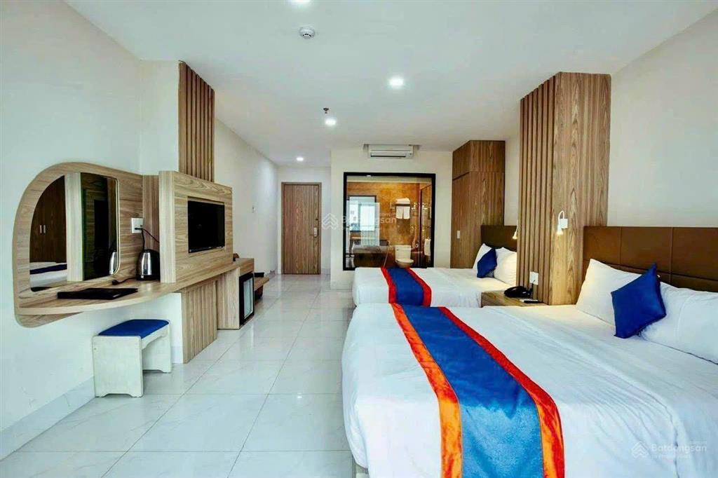Bán khách sạn 16 tầng, có 66 phòng kd gần chợ đầm, nha trang. dòng tiền ổn định 600 tr/tháng.