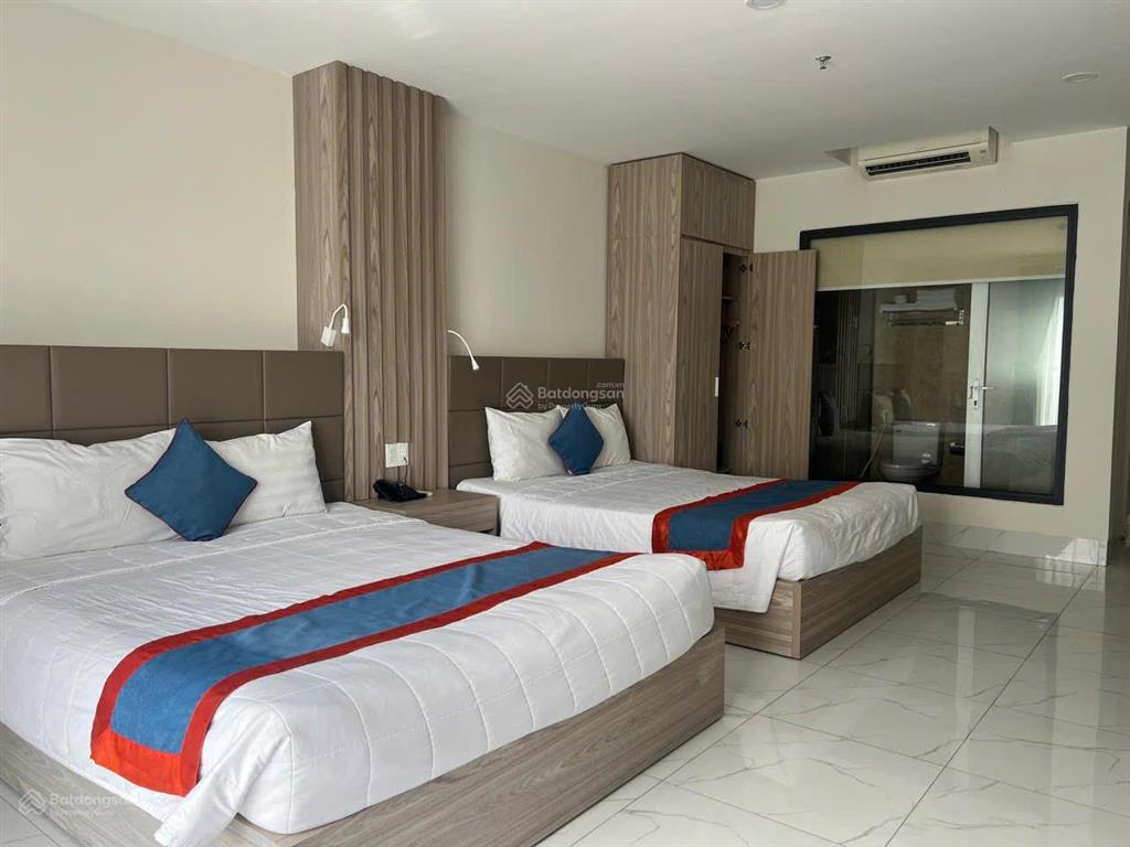 Bán khách sạn 16 tầng, có 66 phòng kd gần chợ đầm, nha trang. dòng tiền ổn định 600 tr/tháng.