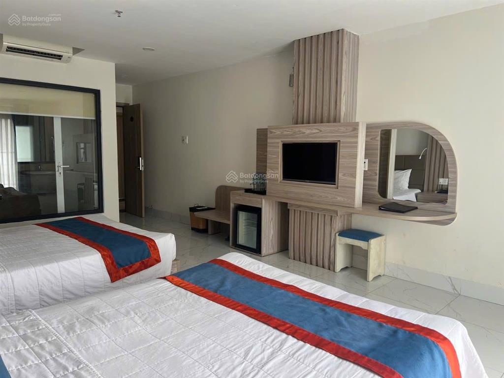 Bán khách sạn 16 tầng, có 66 phòng kd gần chợ đầm, nha trang. dòng tiền ổn định 600 tr/tháng.