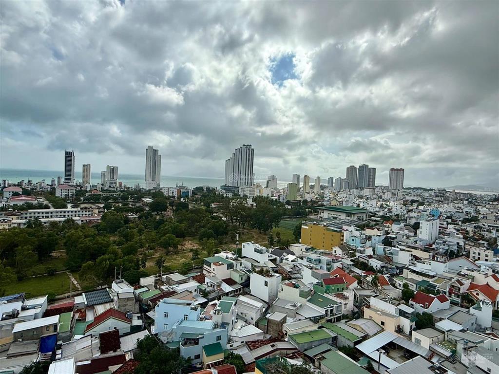 Bán căn hộ chung cư hoàng quân, khu đt bắc nha trang. dt 56m2 căn góc 2 mặt tiền  giá 2,57 tỷ.