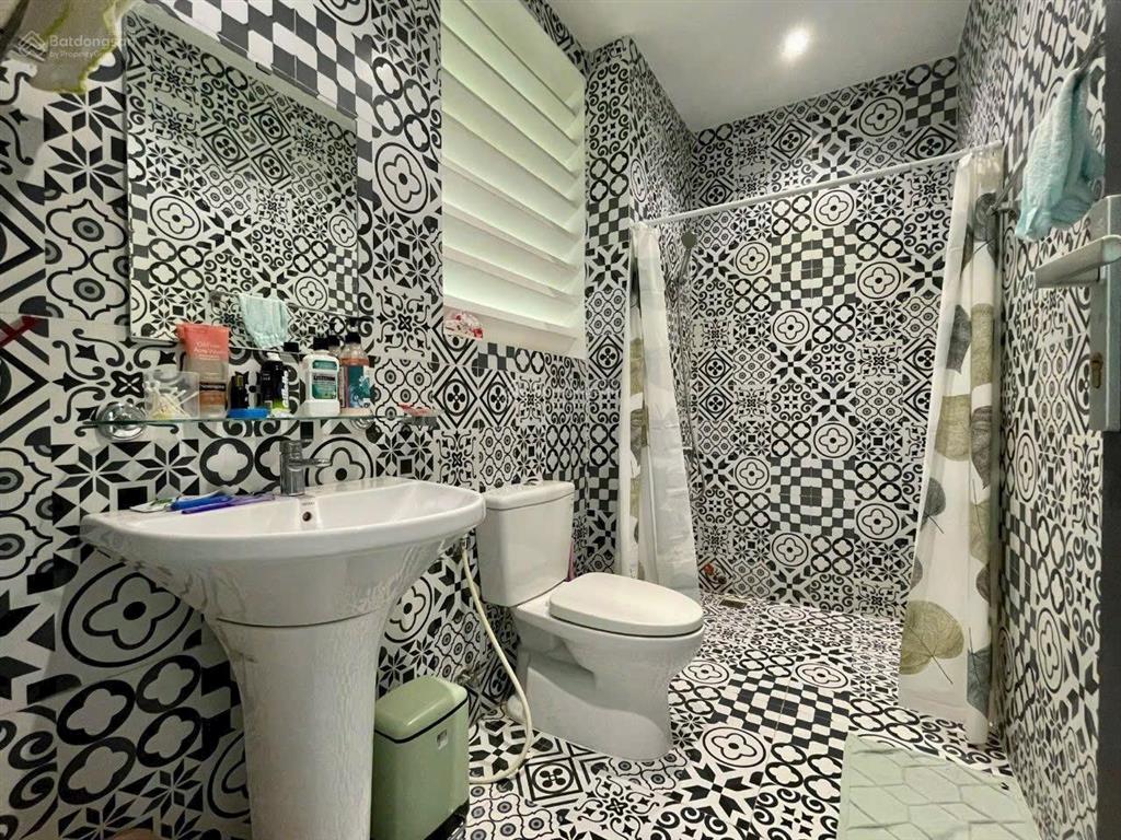 Bán biệt thự biển, đường huỳnh văn nghệ, bắc nha trang, bến du thuyền. dt 331,7m2  giá 58,5tr/m2