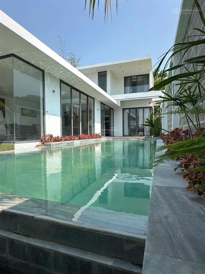 Bán biệt thự biển, đường huỳnh văn nghệ, bắc nha trang, bến du thuyền. dt 331,7m2  giá 58,5tr/m2