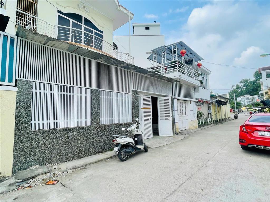 Bán nhà 2 tầng tại nha trang giá 3,9 tỷ, đường ngô đến, phường ngọc hiệp. dt 87,2m2 (8x10,72m)