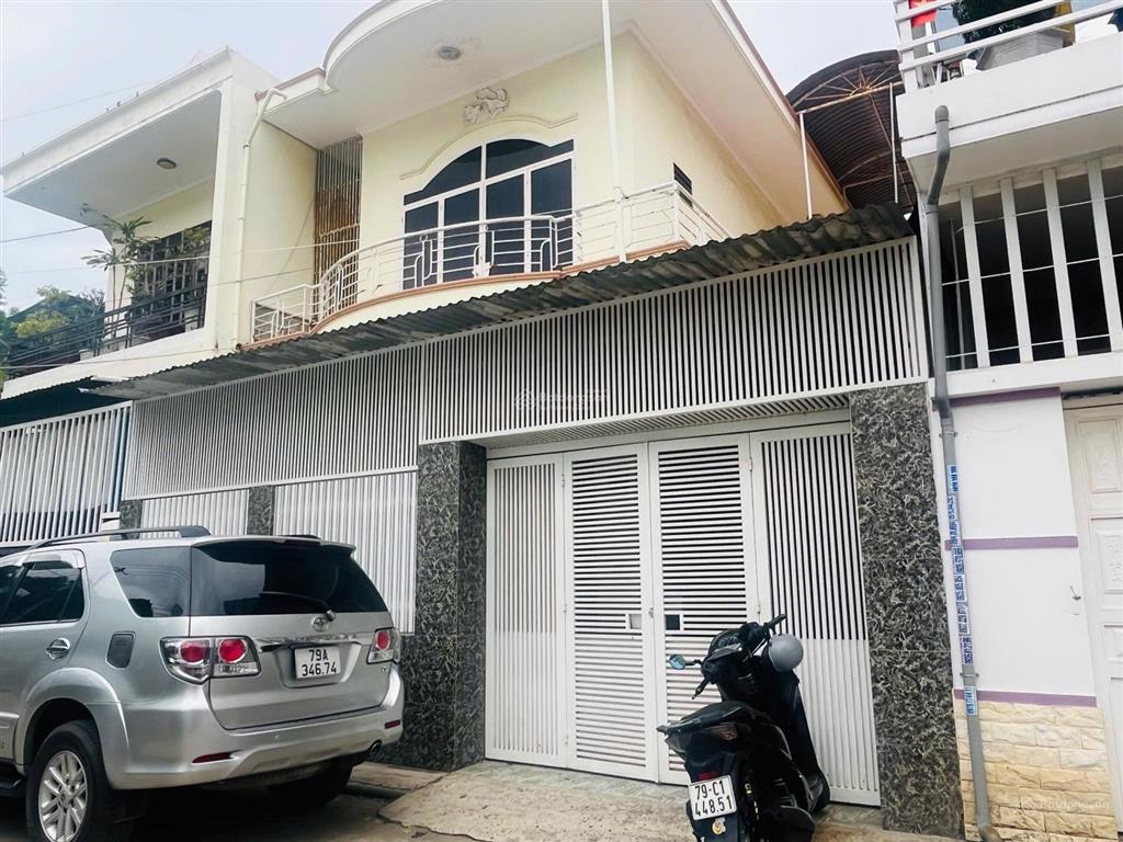 Bán nhà 2 tầng tại nha trang giá 3,9 tỷ, đường ngô đến, phường ngọc hiệp. dt 87,2m2 (8x10,72m)