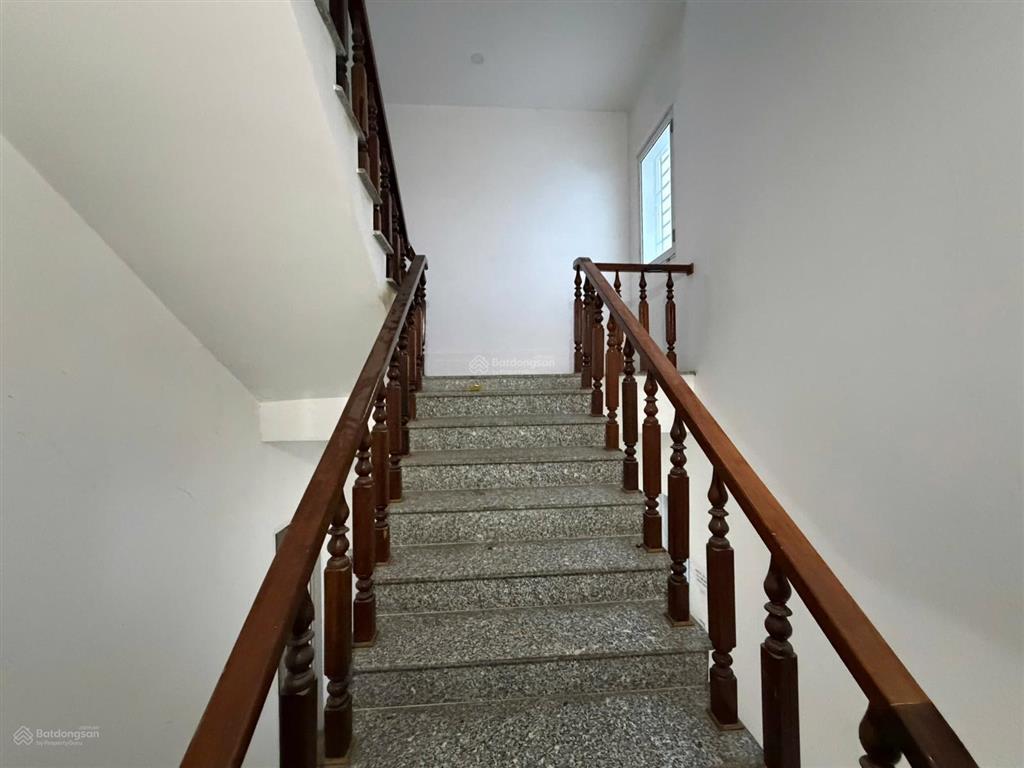 Cần bán gấp 8,1 tỷ, căn nhà 5 tầng đường điện biên phủ, bắc nha trang. dt 99,25m2 có 5pn, 4wc