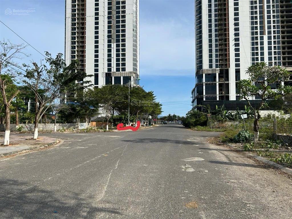 Cho thuê đất gần 1000m2  27tr/tháng lô góc đường tế hanh, vĩnh hoà, nha trang. gần bến du thuyền