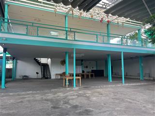 Cho thuê lại nhà hàng 2 tầng, dtsd 1300m2 mặt biển nha trang, đường nguyễn cơ thạch giá 35tr/tháng