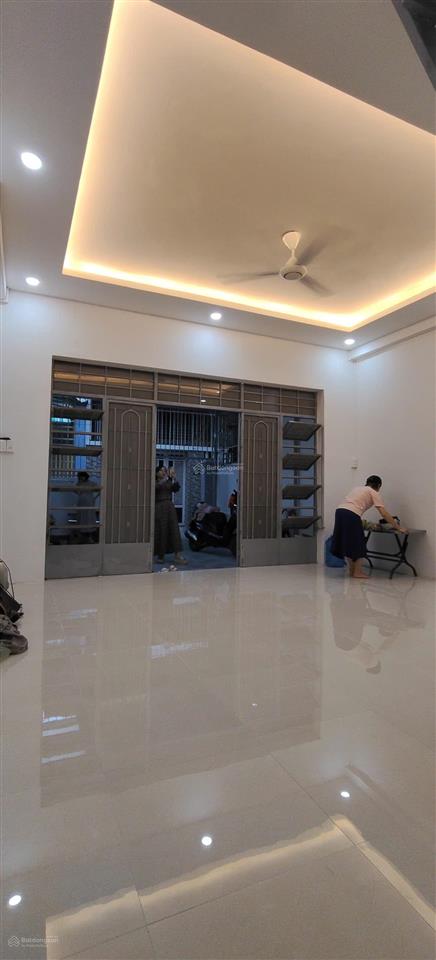 Bán nhà 2 tầng 74,4m2 (ngang 5m)  giá 3,75 tỷ đường phạm tu, vĩnh hải, nha trang. gần ubnd