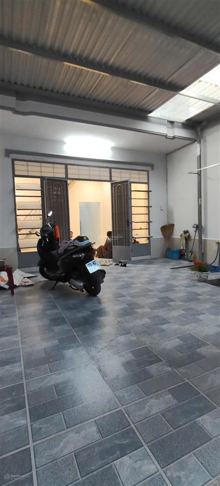 Bán nhà 2 tầng 74,4m2 (ngang 5m)  giá 3,75 tỷ đường phạm tu, vĩnh hải, nha trang. gần ubnd
