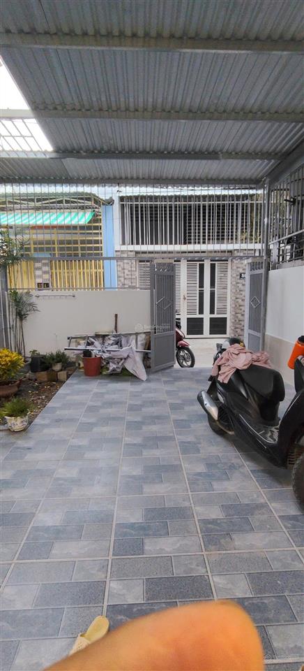 Bán nhà 2 tầng 74,4m2 (ngang 5m)  giá 3,75 tỷ đường phạm tu, vĩnh hải, nha trang. gần ubnd