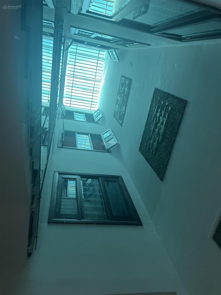 Bán nhà 4 tầng 104,8m2, tp nha trang  giá 17,9 tỷ. đường trần quý cáp, gần chợ đầm, siêu thị, tttm