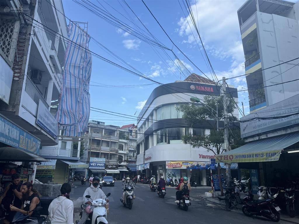 Bán nhà 4 tầng 104,8m2, tp nha trang  giá 17,9 tỷ. đường trần quý cáp, gần chợ đầm, siêu thị, tttm