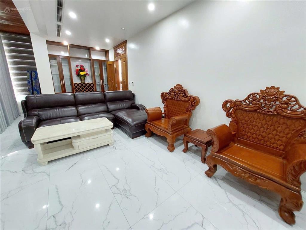 Cho thuê biệt thự đẹp 3 tầng tại khu biệt thự biển an viên, nha trang, đủ tiện nghi. giá 40tr/tháng