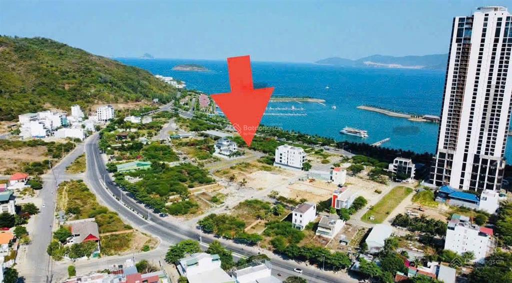 Bán đất bến du thuyền nha trang 303,9m2  giá 42,5 tr/m2. đường xuân thuỷ, vĩnh hoà. giá siêu rẻ