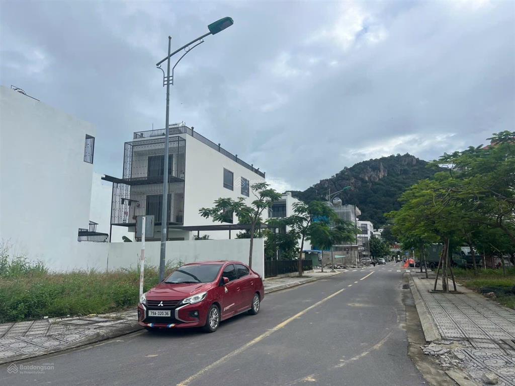 Bán đất khu đt nam vĩnh hải, nha trang 100m2 giá 3,75 tỷ. đất đẹp giá rẻ bao phí ép cọc. hướng nam