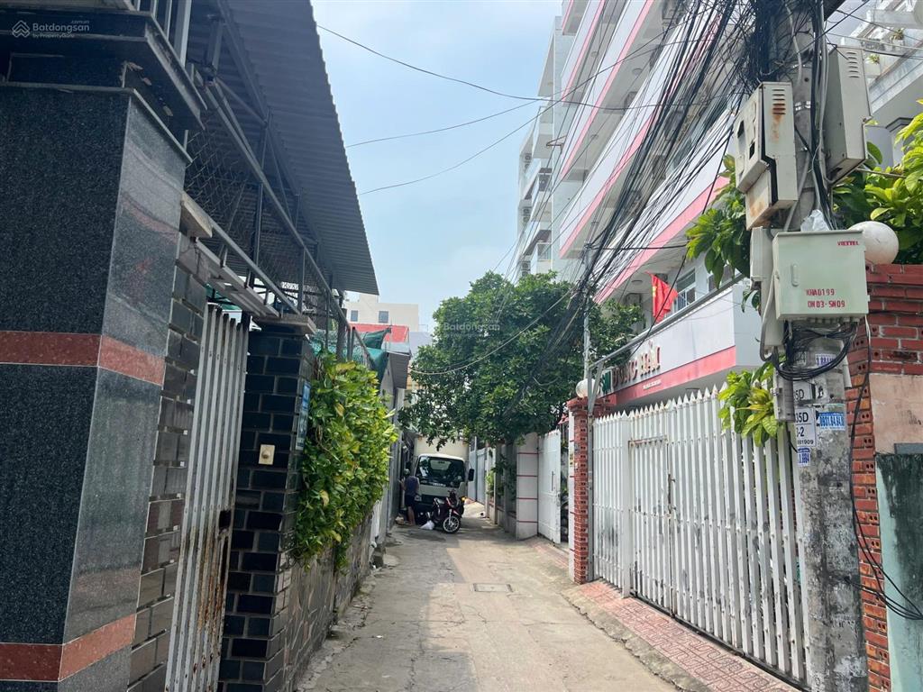 Bán đất xây căn hộ, ks 165m2  giá 14,5 tỷ tại nha trang. đường đặng tất gần bãi tắm hòn chồng.