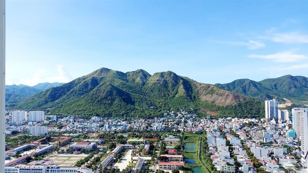 Bán gấp căn scenia bay, view biển đẹp, full nội thất, đang có hđ cho thuê dài  giá tốt 0902 746 ***