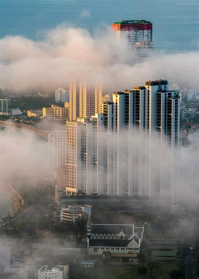 Cần bán gấp ch scenia dt 83m2 giá 6,2 tỷ bao phí view biển đẹp, để lại nội thất xịn.  0902 746 ***