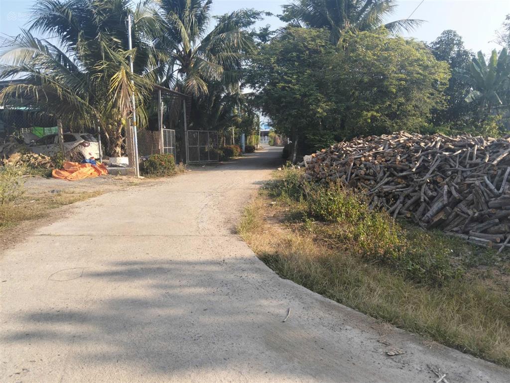 Bán gấp lô đất diên an mặt tiền đường vạn an full thổ cư  khu dân cư san sát
