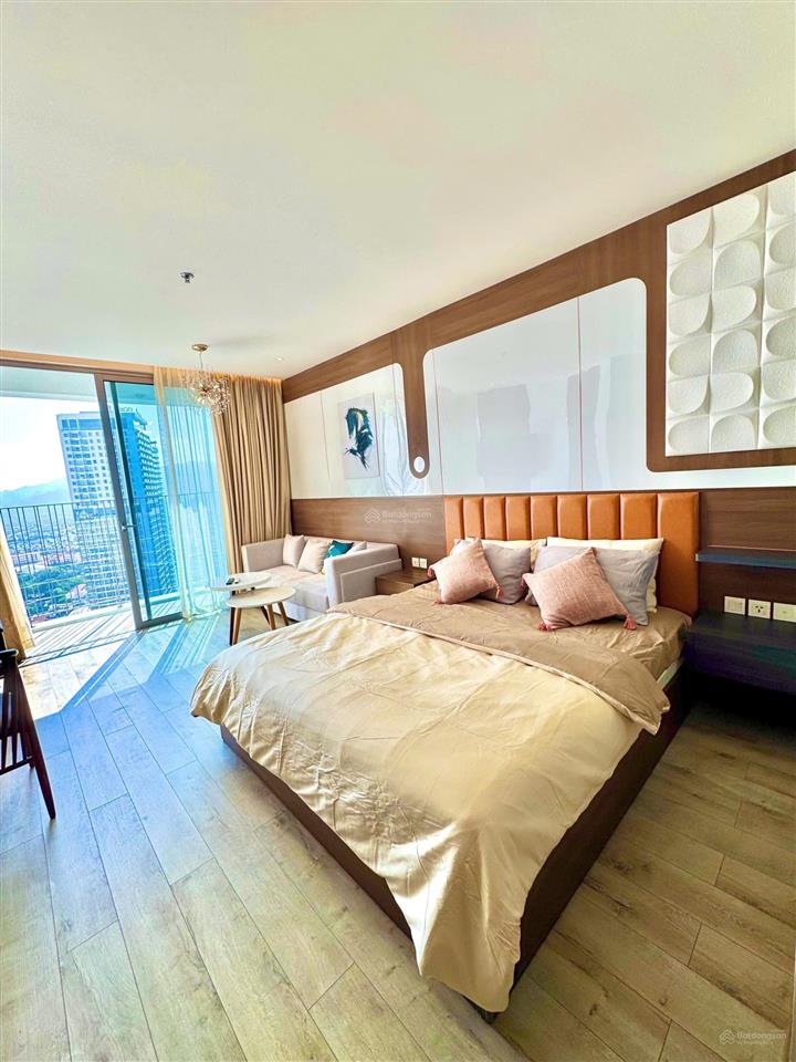 Bán căn góc tòa panorama sát biển nha trang, full nội thất mới tinh chưa qua sd