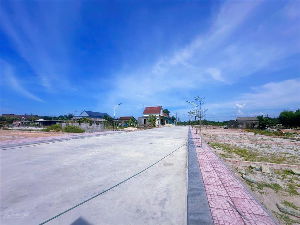 Cần bán đất thổ cư ven biển quảng trị. diện tích 165m2. giá 375 triệu.  0986 853 ***