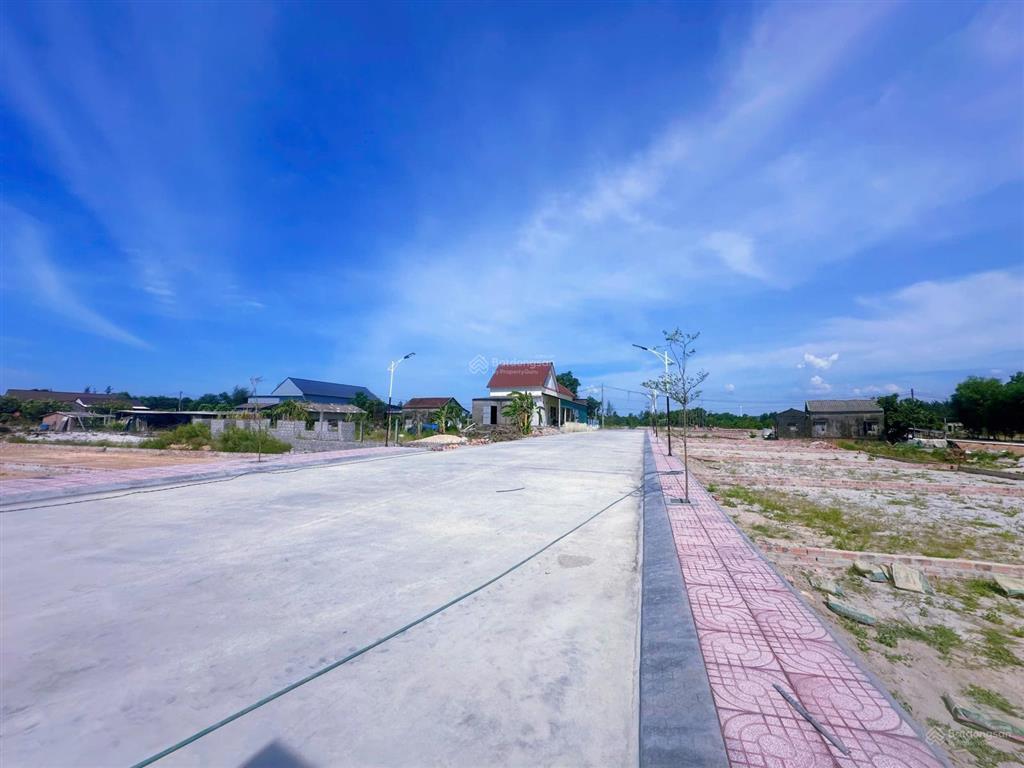 Cần bán đất thổ cư ven biển quảng trị. diện tích 165m2. giá 371 triệu.  0986 853 ***