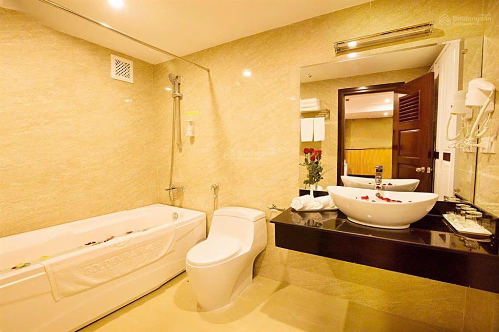 Bán khách sạn mặt tiền trần quang khải, p. lộc thọ, tp nha trang. khách sạn mới 99%, đang hoạt động