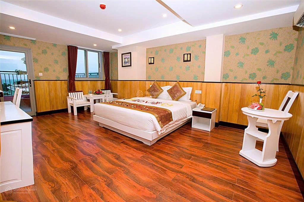 Bán khách sạn mặt tiền trần quang khải, p. lộc thọ, tp nha trang. khách sạn mới 99%, đang hoạt động