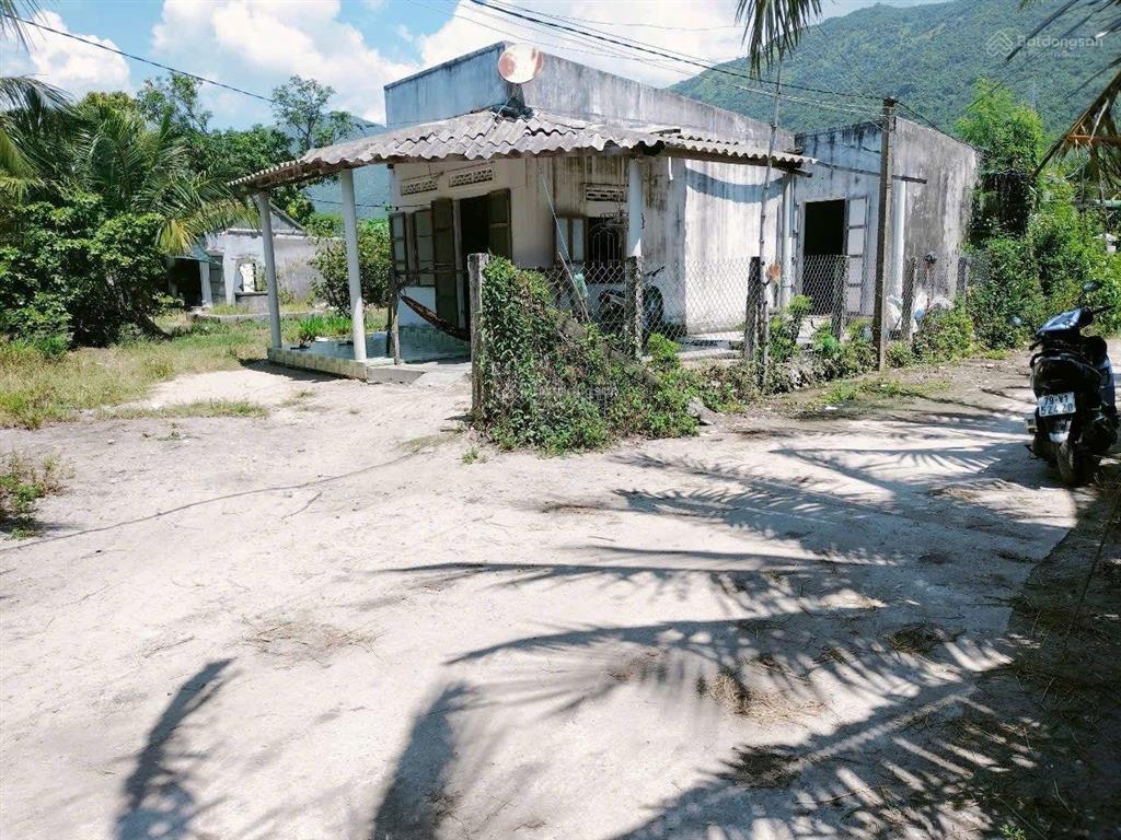 Cần bán 1086m2 có 200m2 thổ vạn thọ vạn ninh đối diện sun cổ mã, giá bán 6tr/ m2