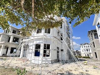 Biệt thự đẹp xuất sắc tại mhdi cam ranh, 34 triệu / m2, 300m2, 4pn, 2wc  0909 607 ***