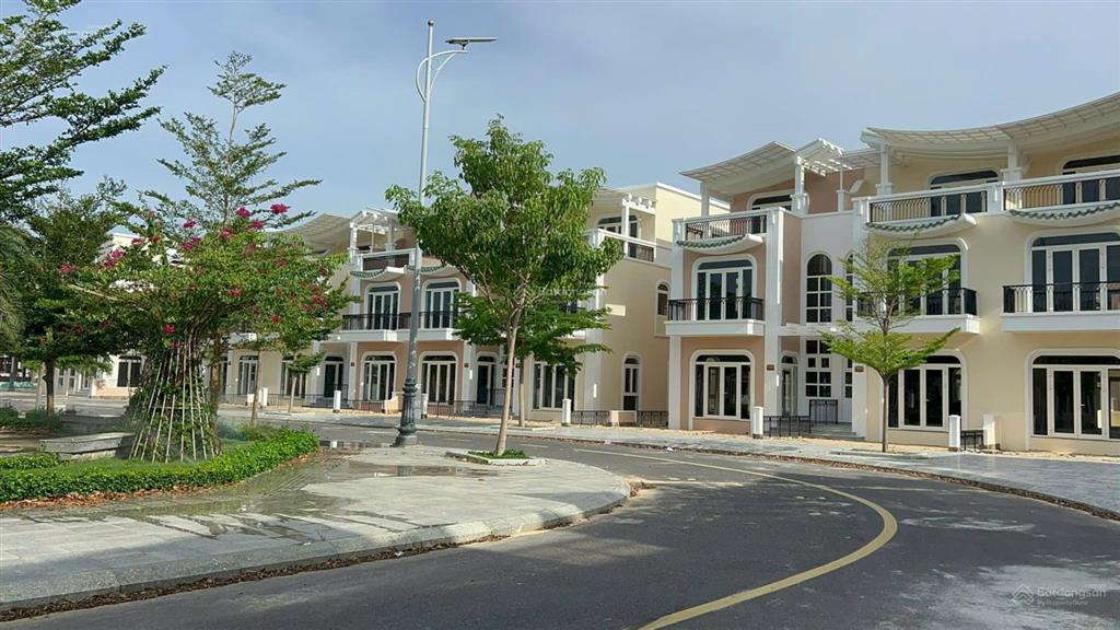 Chính chủ gửi bán giá tốt nhất thị trường tiểu phân khu parasol0909 607 ***