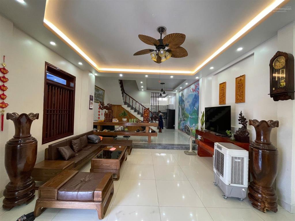 Bán gấp nhà đối diện dự án sungroup nhà 4 tầng 2 mặt tiền ngang 8,66m, kđt an bình tân